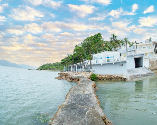 Imagem Casa com 7 Quartos à Venda, 800 m² em Praia De Fora - Palhoça Imagem Casa com 7 Quartos à Venda, 800 m² em Praia De Fora - Palhoça