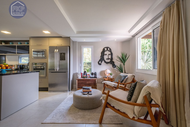 Imagem Casa com 3 Quartos à Venda, 241 m² em Cachoeira Do Bom Jesus - Florianópolis