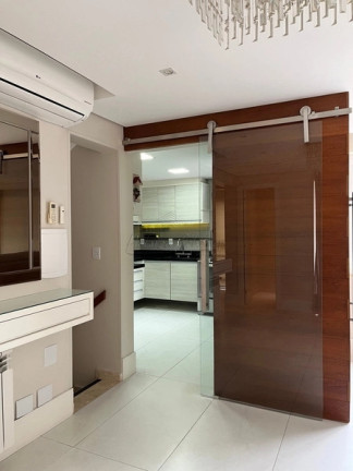 Imagem Casa com 3 Quartos à Venda, 181 m² em Vila Assunção - Porto Alegre
