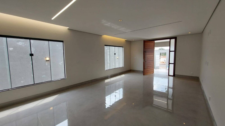 Imagem Casa com 3 Quartos à Venda, 394 m² em Setor Leste Universitário - Goiânia Imagem Casa com 3 Quartos à Venda, 394 m² em Setor Leste Universitário - Goiânia