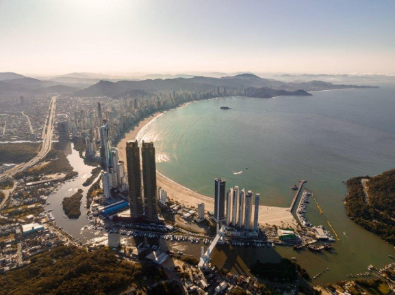 Imagem Apartamento com 7 Quartos à Venda, 421 m² em Barra Sul - Balneário Camboriú Imagem Apartamento com 7 Quartos à Venda, 421 m² em Barra Sul - Balneário Camboriú