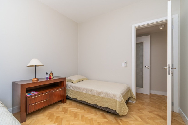 Imagem Apartamento com 3 Quartos à Venda, 120 m² em Moinhos De Vento - Porto Alegre