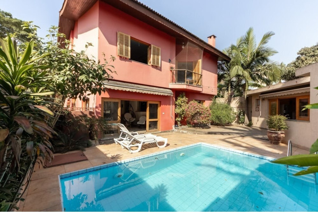 Casa com 4 Quartos à Venda,  em Butantã - São Paulo