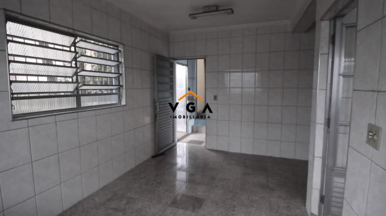 Casa com 2 Quartos à Venda, 220 m² em Vila Carmosina - São Paulo