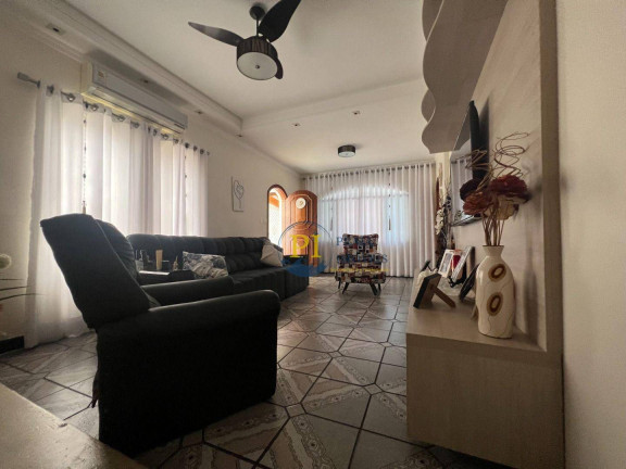 Imagem Casa com 6 Quartos à Venda, 302 m² em Canto Do Forte - Praia Grande Imagem Casa com 6 Quartos à Venda, 302 m² em Canto Do Forte - Praia Grande