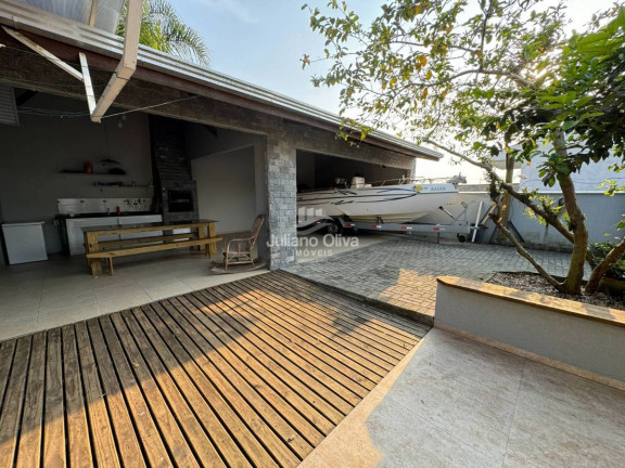 Imagem Casa com 4 Quartos à Venda, 196 m² em Barra Do Sai - Itapoá Imagem Casa com 4 Quartos à Venda, 196 m² em Barra Do Sai - Itapoá