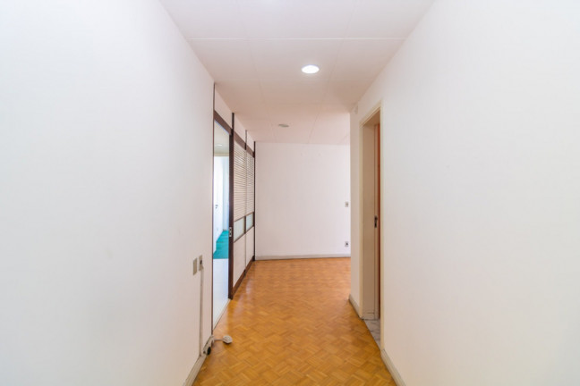 Imagem Imóvel com 3 Quartos à Venda, 174 m² em Centro Histórico - Porto Alegre Imagem Imóvel com 3 Quartos à Venda, 174 m² em Centro Histórico - Porto Alegre