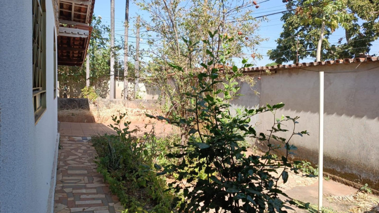 Imagem Casa com 3 Quartos à Venda, 292 m² em Jardim Europa - Goiânia