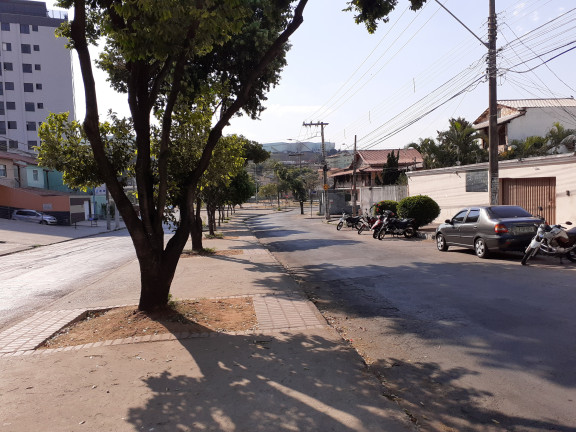 Imagem Casa com 3 Quartos à Venda, 350 m² em Jardim Riacho - Contagem