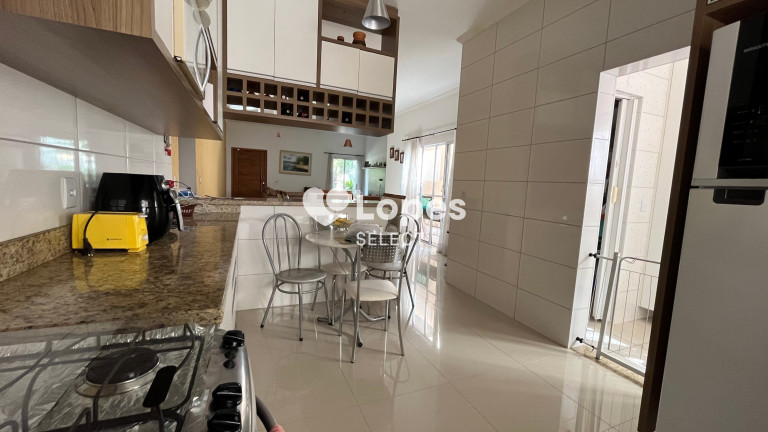 Imagem Imóvel com 3 Quartos à Venda, 245 m² em Condominio Picollo Villaggio - Louveira