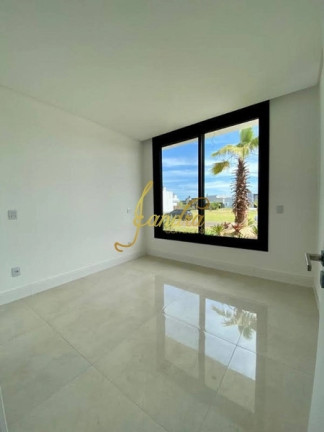 Imagem Casa de Condomínio com 4 Quartos à Venda, 180 m² em Rainha Do Mar - Xangri-la