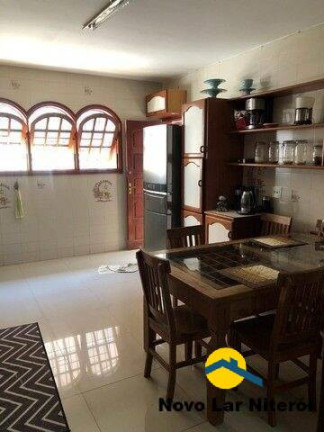 Imagem Casa com 4 Quartos à Venda, 205 m² em Itaipu - Niterói