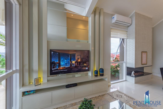 Imagem Casa com 3 Quartos à Venda, 420 m² em Centro - Camboriú Imagem Casa com 3 Quartos à Venda, 420 m² em Centro - Camboriú