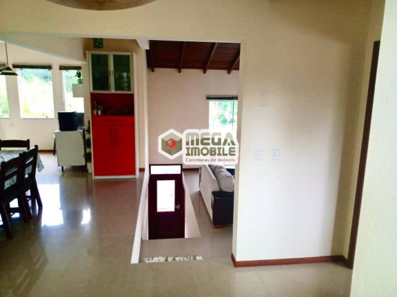 Imagem Casa com 4 Quartos à Venda, 225 m² em Trindade - Florianópolis Imagem Casa com 4 Quartos à Venda, 225 m² em Trindade - Florianópolis