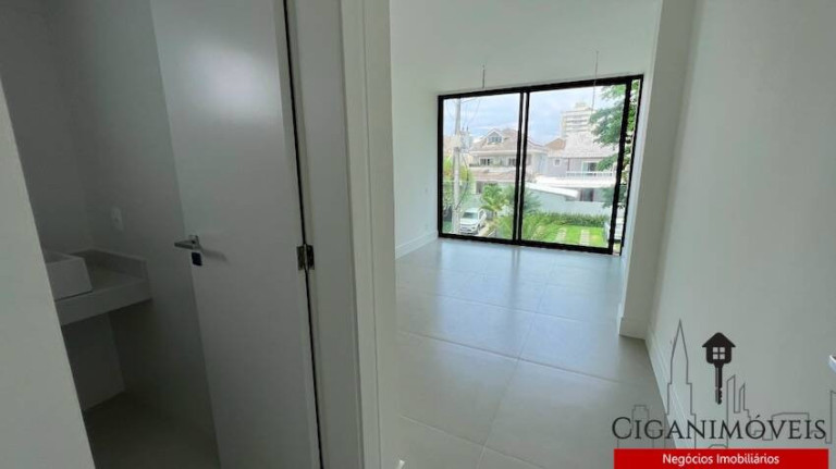 Imagem Casa de Condomínio com 4 Quartos à Venda, 350 m² em Barra Da Tijuca - Rio De Janeiro Imagem Casa de Condomínio com 4 Quartos à Venda, 350 m² em Barra Da Tijuca - Rio De Janeiro