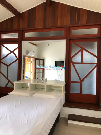 Imagem Casa com 4 Quartos à Venda, 298 m² em Centro - Ubatuba Imagem Casa com 4 Quartos à Venda, 298 m² em Centro - Ubatuba