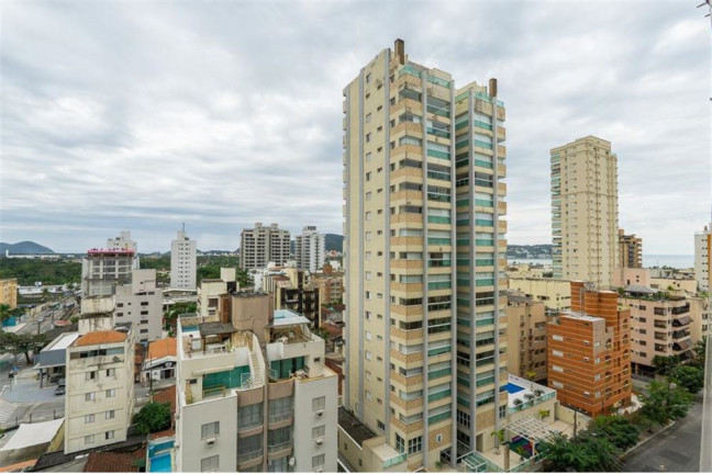 Imagem Imóvel com 3 Quartos à Venda, em Enseada - Guarujá Imagem Imóvel com 3 Quartos à Venda, em Enseada - Guarujá