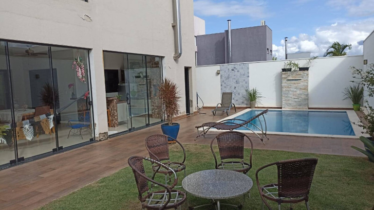 Imagem Casa de Condomínio com 4 Quartos à Venda, 420 m² em Jardim Itália - Cuiabá Imagem Casa de Condomínio com 4 Quartos à Venda, 420 m² em Jardim Itália - Cuiabá