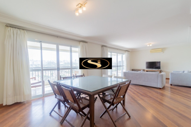 Apartamento com 3 Quartos para Alugar, 212 m² em Vila Nova Conceição - São Paulo