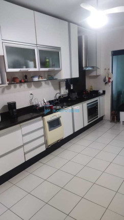 Imagem Apartamento com 3 Quartos à Venda, 140 m² em Tupi - Praia Grande