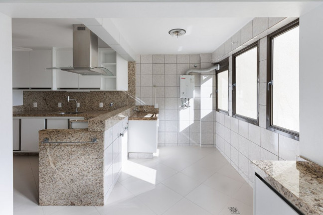Imagem Apartamento com 3 Quartos para Alugar, 100 m² em Centro - Balneário Camboriú Imagem Apartamento com 3 Quartos para Alugar, 100 m² em Centro - Balneário Camboriú