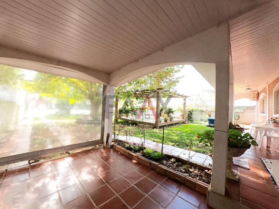 Imagem Casa com 3 Quartos à Venda, 208 m² em Trianon - Guarapuava