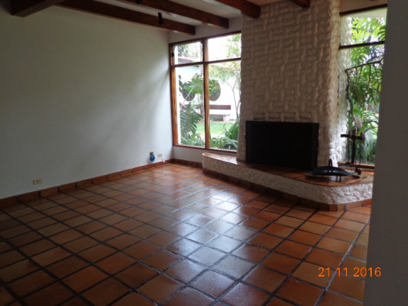 Imagem Casa com 3 Quartos à Venda, 840 m² em Interlagos - São Paulo