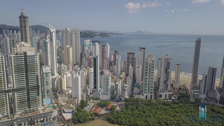 Imagem Apartamento com 4 Quartos à Venda, 185 m² em Centro - Balneário Camboriú Imagem Apartamento com 4 Quartos à Venda, 185 m² em Centro - Balneário Camboriú