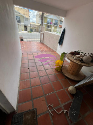 Imagem Casa com 3 Quartos à Venda, 68 m² em Alto Boqueirão - Curitiba Imagem Casa com 3 Quartos à Venda, 68 m² em Alto Boqueirão - Curitiba