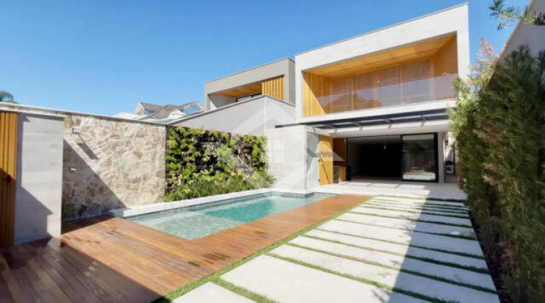 Imagem Casa com 4 Quartos à Venda, 350 m² em Barra Da Tijuca - Rio De Janeiro Imagem Casa com 4 Quartos à Venda, 350 m² em Barra Da Tijuca - Rio De Janeiro