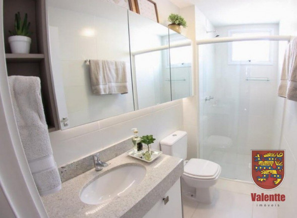 Imagem Apartamento com 2 Quartos à Venda, em Centro - Florianópolis Imagem Apartamento com 2 Quartos à Venda, em Centro - Florianópolis