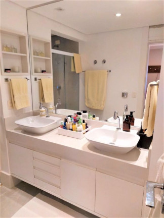 Imagem Apartamento com 3 Quartos à Venda, 211 m² em Real Parque - São Paulo Imagem Apartamento com 3 Quartos à Venda, 211 m² em Real Parque - São Paulo