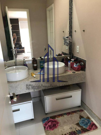 Imagem Casa com 4 Quartos à Venda,  em Piratininga - Niterói
