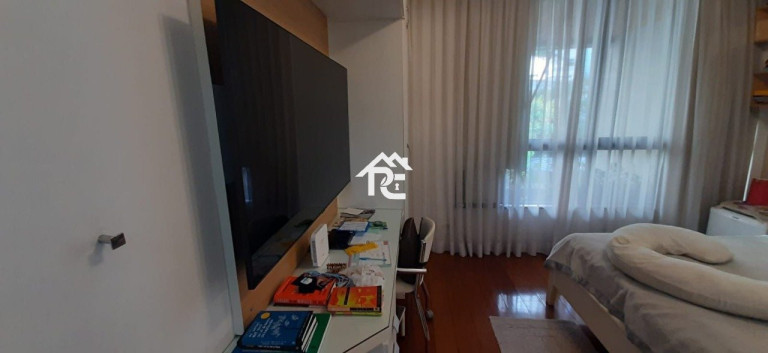 Imagem Apartamento com 3 Quartos à Venda, 257 m² em Icaraí - Niterói Imagem Apartamento com 3 Quartos à Venda, 257 m² em Icaraí - Niterói