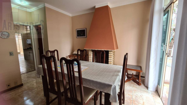 Foto do imóvel Casa com 4 Quartos à Venda, 302 m² em Centro - Jundiaí