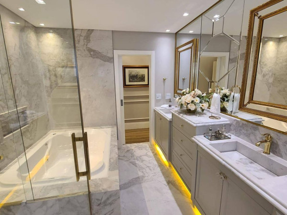 Imagem Apartamento com 4 Quartos à Venda, 250 m² em Meia Praia - Itapema