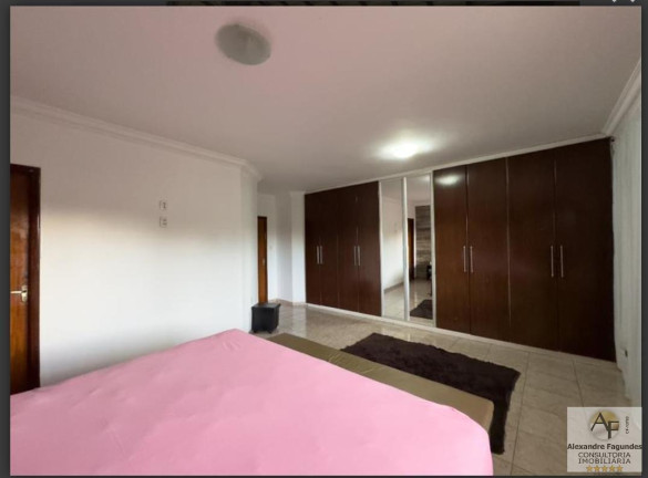 Imagem Casa com 4 Quartos à Venda, 420 m² em Setor Jaó - Goiânia