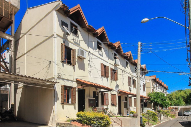 Casa com 3 Quartos à Venda,  em Vila Nova - Porto Alegre