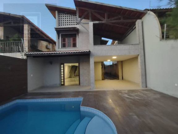 Casa com 3 Quartos à Venda, 255 m² em Sapiranga - Fortaleza