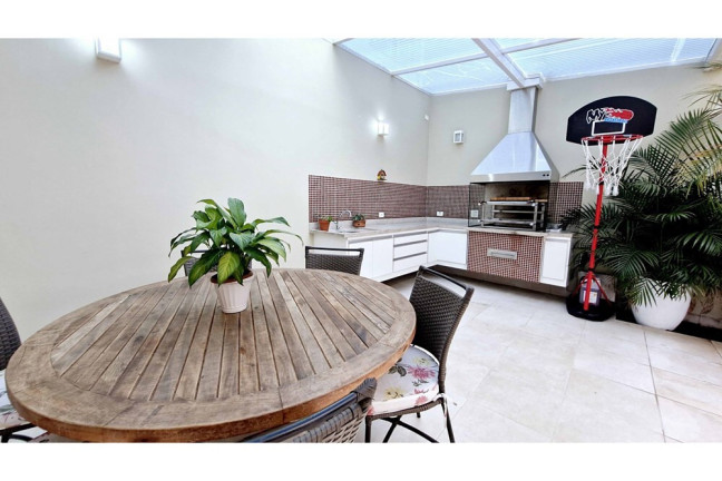 Imagem Casa com 3 Quartos à Venda, 295 m² em Caxingui - São Paulo Imagem Casa com 3 Quartos à Venda, 295 m² em Caxingui - São Paulo