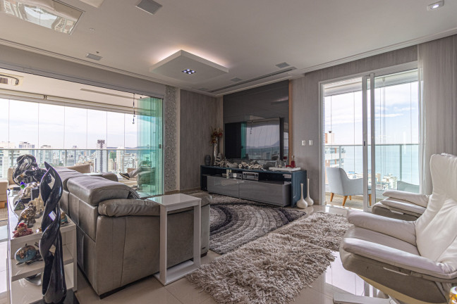 Imagem Apartamento com 4 Quartos à Venda, 277 m² em Embaré - Santos