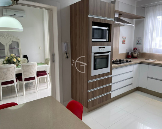 Imagem Casa com 4 Quartos à Venda, 545 m² em América - Joinville Imagem Casa com 4 Quartos à Venda, 545 m² em América - Joinville