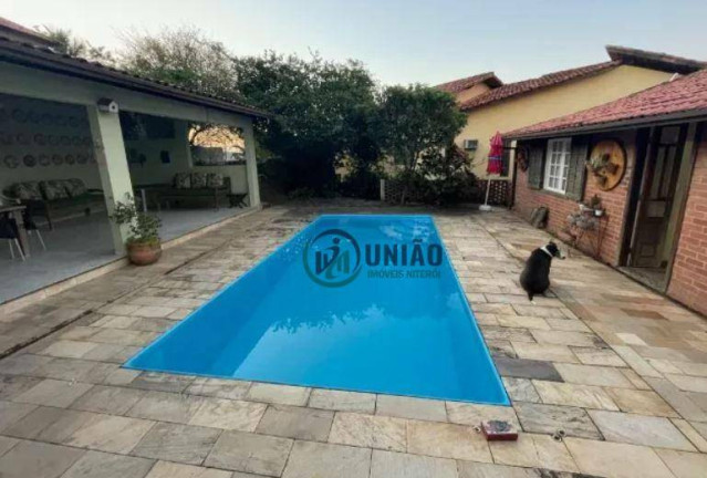 Imagem Casa com 6 Quartos à Venda, 280 m² em Sape - Niterói Imagem Casa com 6 Quartos à Venda, 280 m² em Sape - Niterói