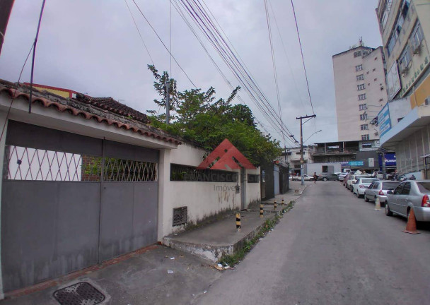 Casa com 3 Quartos à Venda, 122 m² em Centro - São Gonçalo
