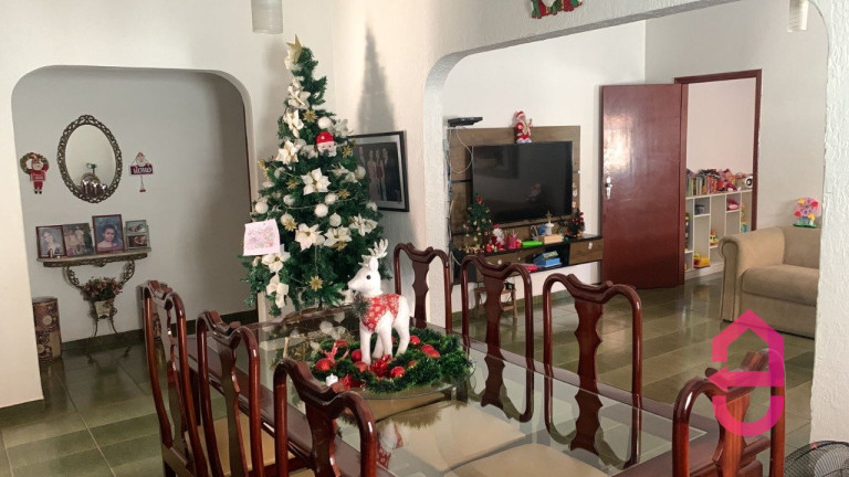 Imagem Casa com 5 Quartos à Venda, 420 m² em Jardim Goiás - Goiânia