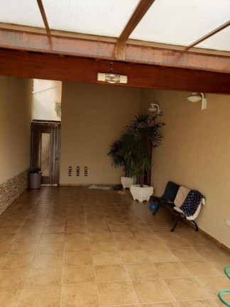Imagem Casa com 3 Quartos à Venda, 230 m² em Residencial Estoril - Taubaté Imagem Casa com 3 Quartos à Venda, 230 m² em Residencial Estoril - Taubaté