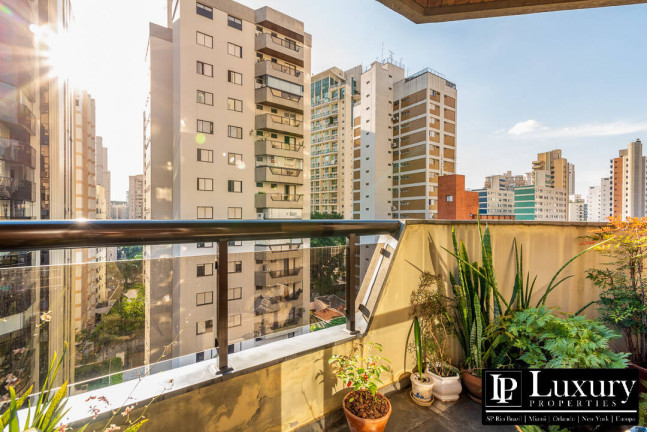 Foto do imóvel Apartamento com 3 Quartos à Venda, 147 m² em Moema - São Paulo