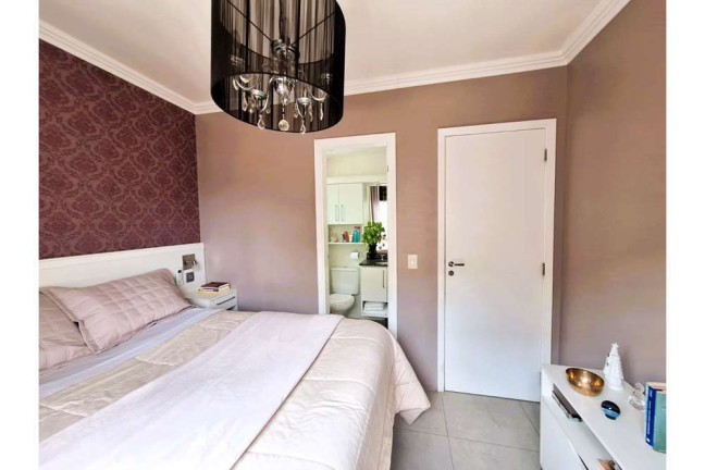 Imagem Imóvel com 3 Quartos à Venda, em Cristal - Porto Alegre Imagem Imóvel com 3 Quartos à Venda, em Cristal - Porto Alegre