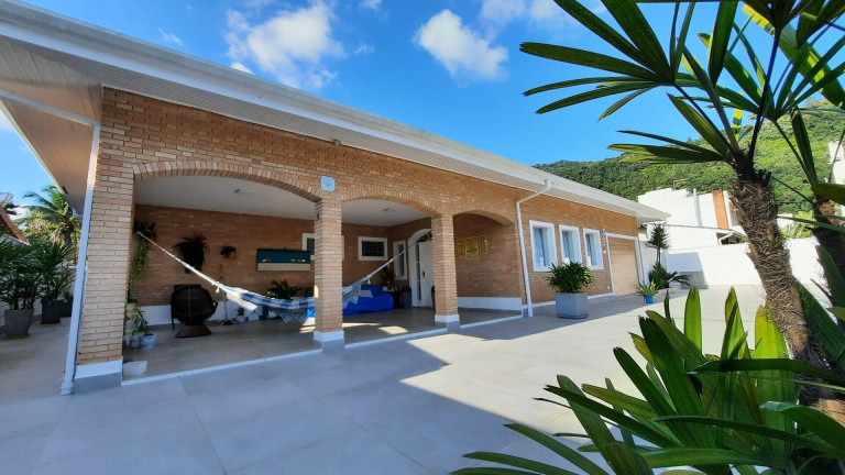 Casa com 4 Quartos à Venda, 324 m² em Tabatinga - Caraguatatuba
