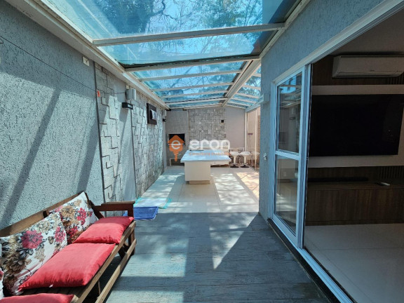 Imagem Casa com 3 Quartos à Venda, 180 m²